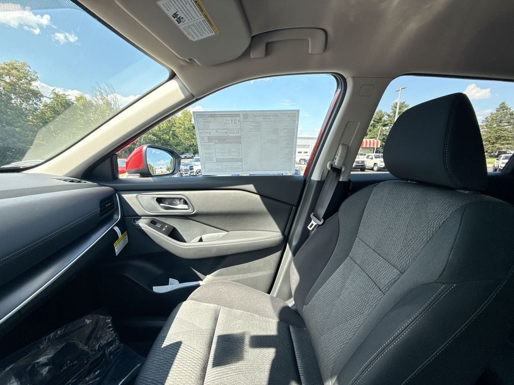 New 2026 Nissan Rogue SV - photo - 30