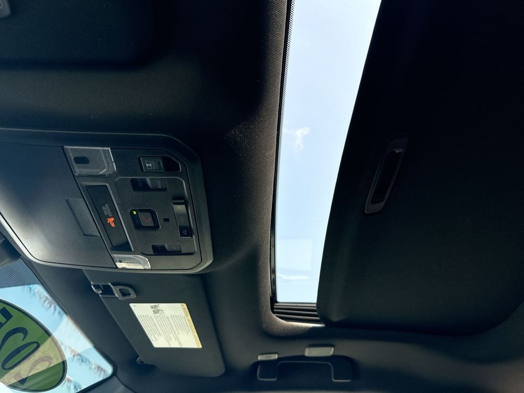 Pre-Owned 2025 Toyota Tacoma Hybrid TRD Sport - photo - 30