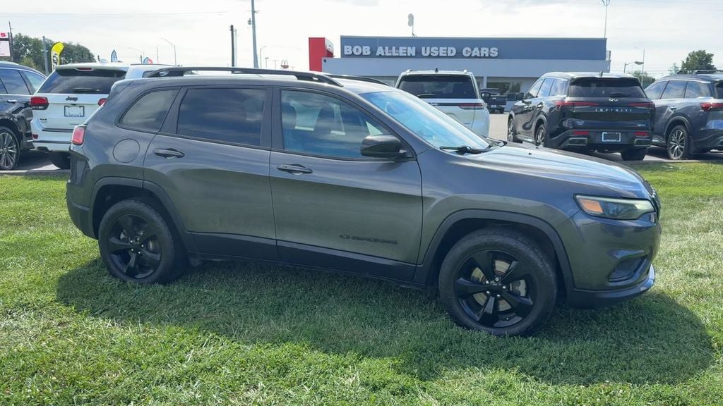 Pre-Owned 2022 Jeep Cherokee Latitude Lux - photo - 7