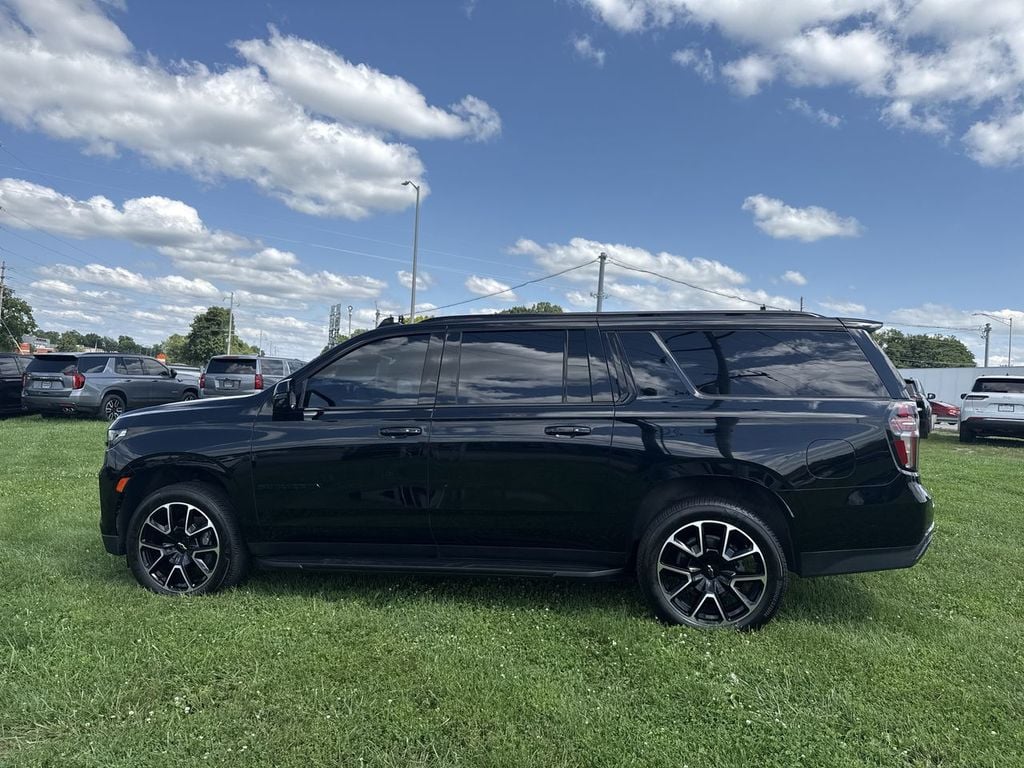 Pre-Owned 2024 Chevrolet Suburban RST - photo - 10