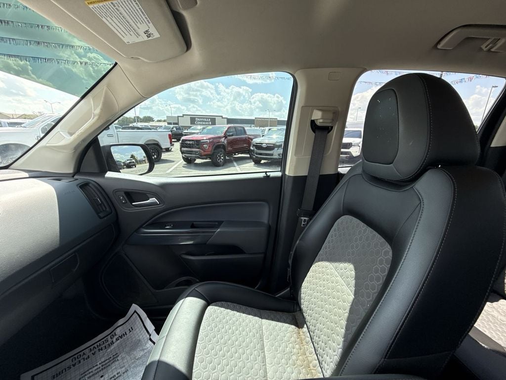 Pre-Owned 2022 Chevrolet Colorado Z71 - photo - 30