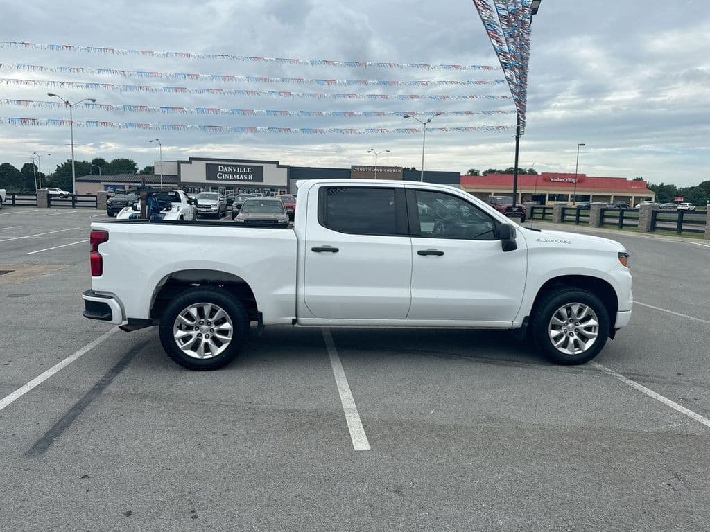 Pre-Owned 2022 Chevrolet Silverado 1500 Custom - photo - 13