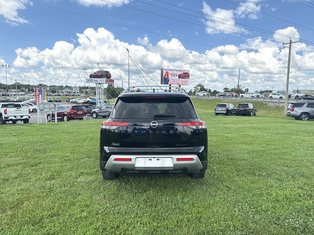 Pre-Owned 2024 Nissan Pathfinder SL - photo - 18