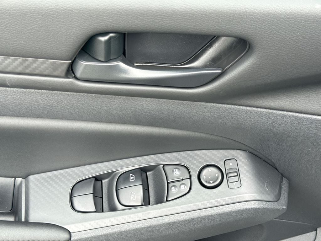 New 2026 Nissan Altima 2.5 SV - photo - 19