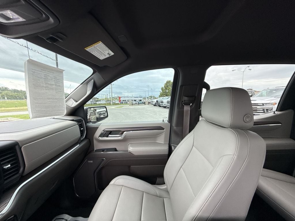 Pre-Owned 2023 GMC Sierra 1500 SLT - photo - 30