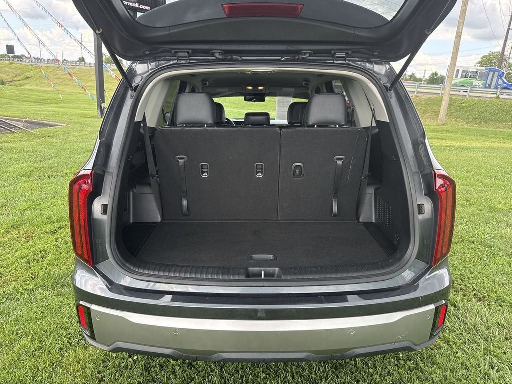 Pre-Owned 2024 Kia Telluride LX - photo - 16