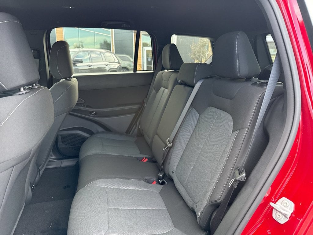New 2026 Jeep Cherokee Laredo - photo - 18