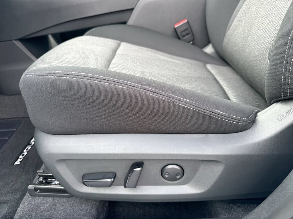 New 2026 Nissan Rogue SV - photo - 22