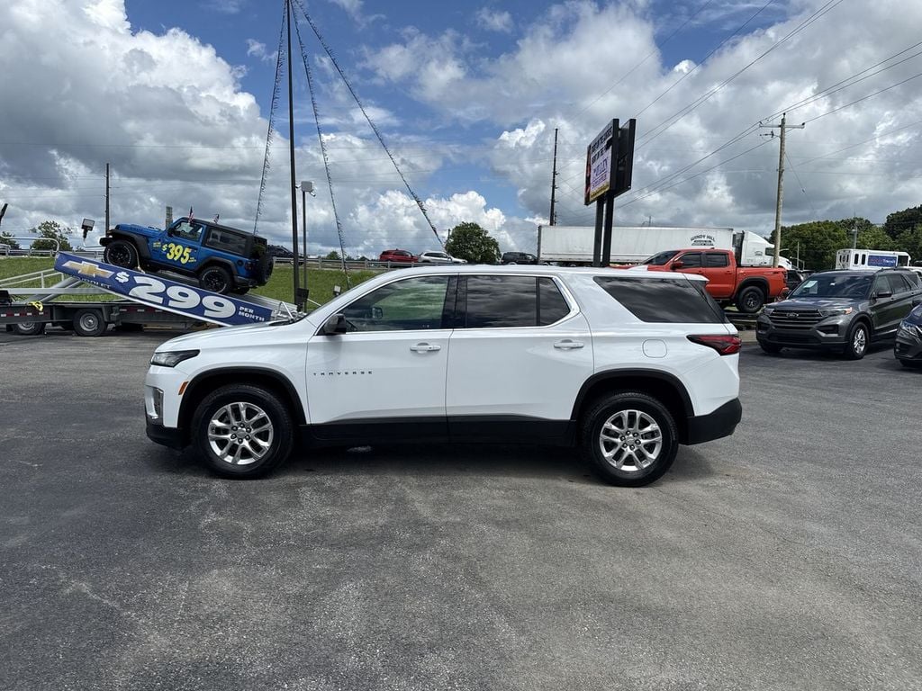 Pre-Owned 2023 Chevrolet Traverse LS - photo - 10