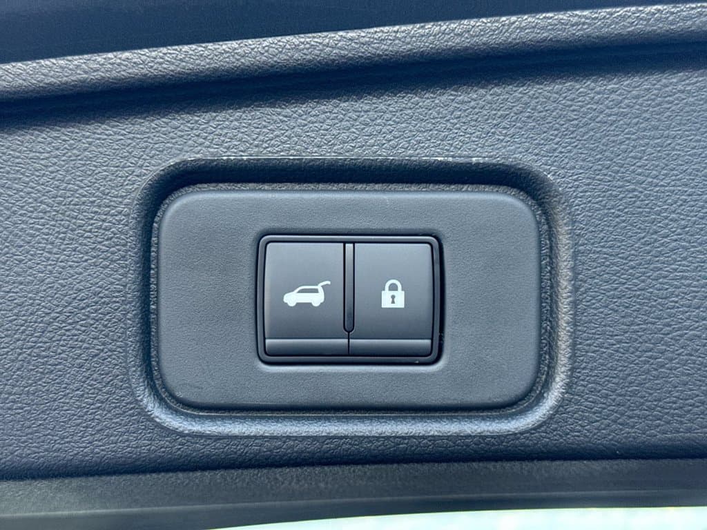 New 2026 Nissan Pathfinder SV - photo - 17