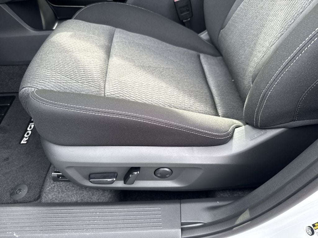 New 2026 Nissan Rogue SV - photo - 22