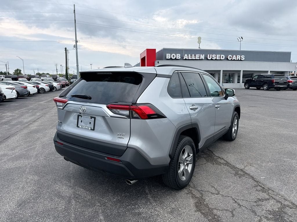 Pre-Owned 2024 Toyota RAV4 XLE - photo - 12