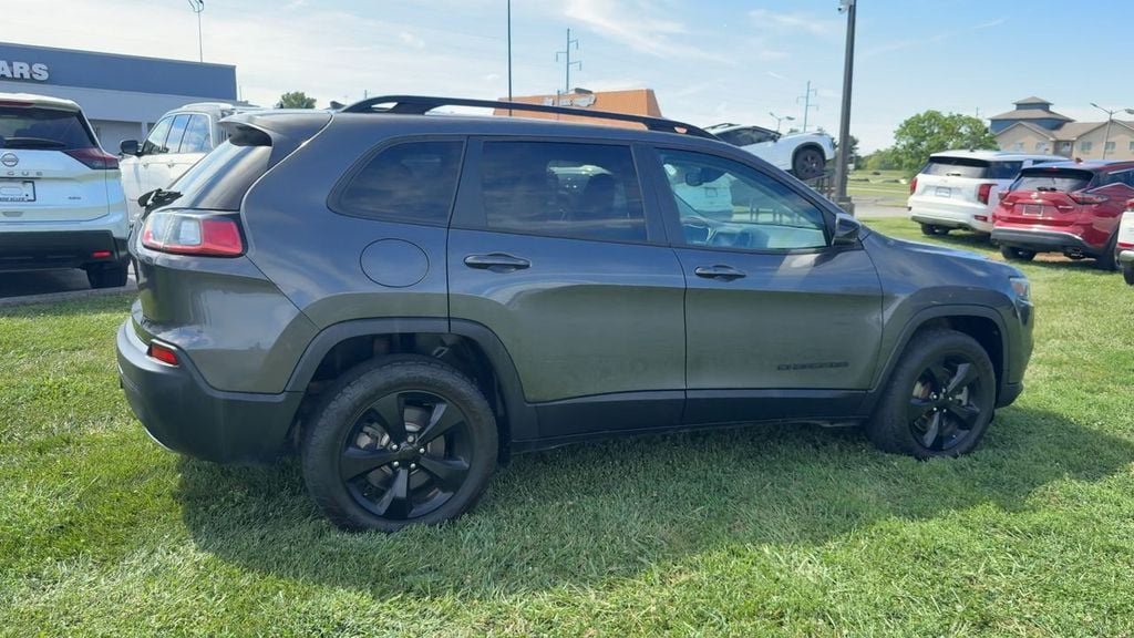 Pre-Owned 2022 Jeep Cherokee Latitude Lux - photo - 6