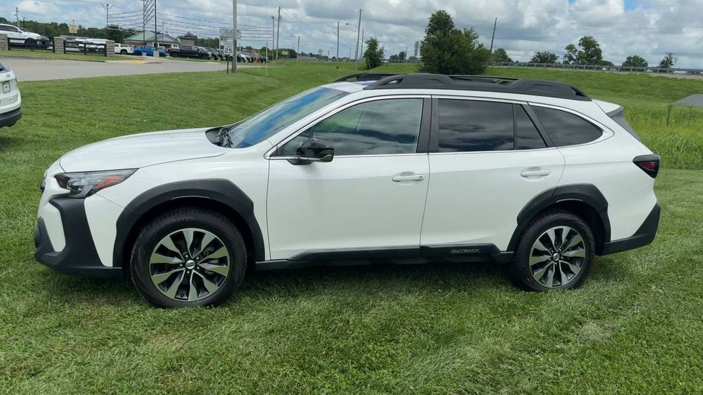 Pre-Owned 2024 Subaru Outback Limited - photo - 2