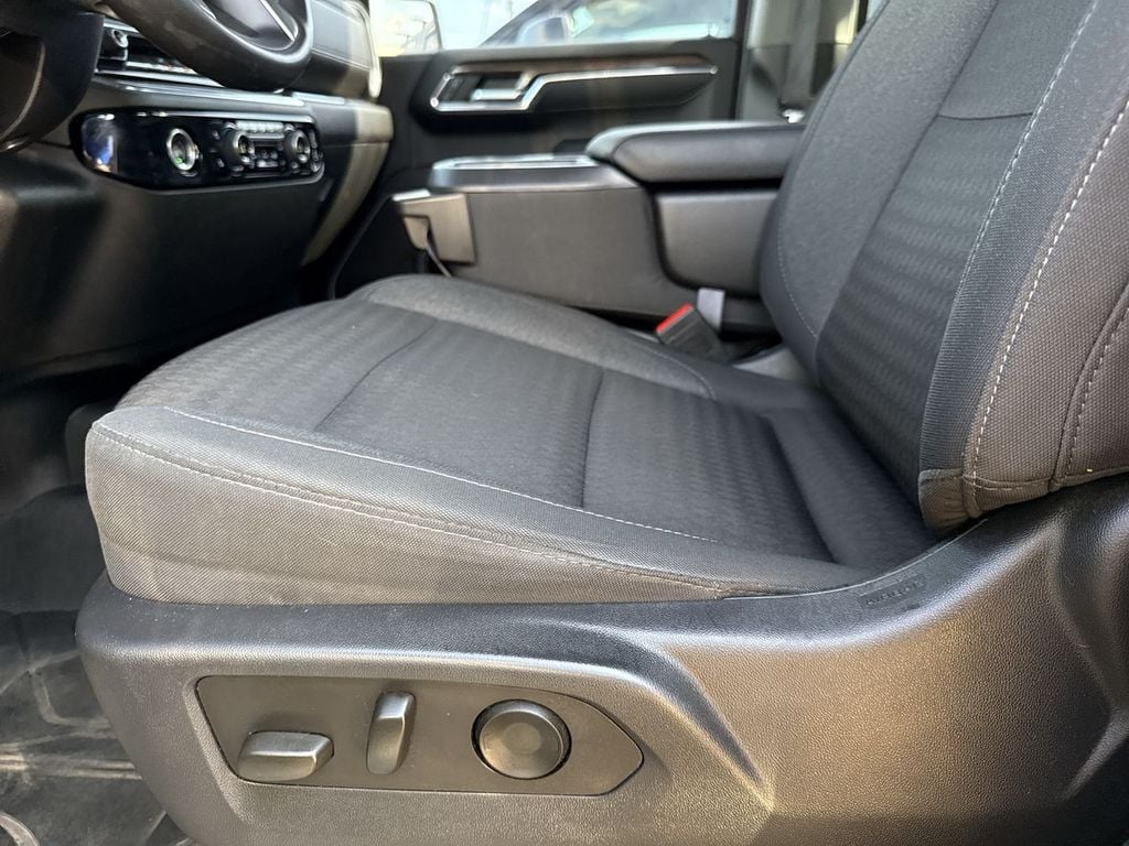 Pre-Owned 2023 Chevrolet Silverado 1500 RST - photo - 21