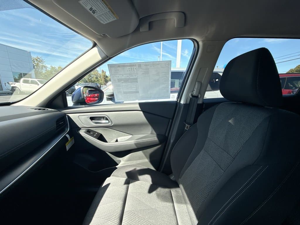 New 2026 Nissan Rogue SV - photo - 30
