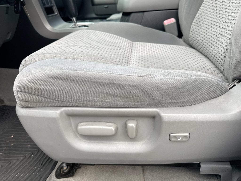 Pre-Owned 2011 Toyota Tundra Grade - photo - 13