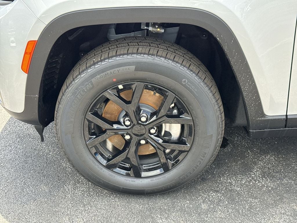 New 2026 Jeep Grand Cherokee L Altitude - photo - 9