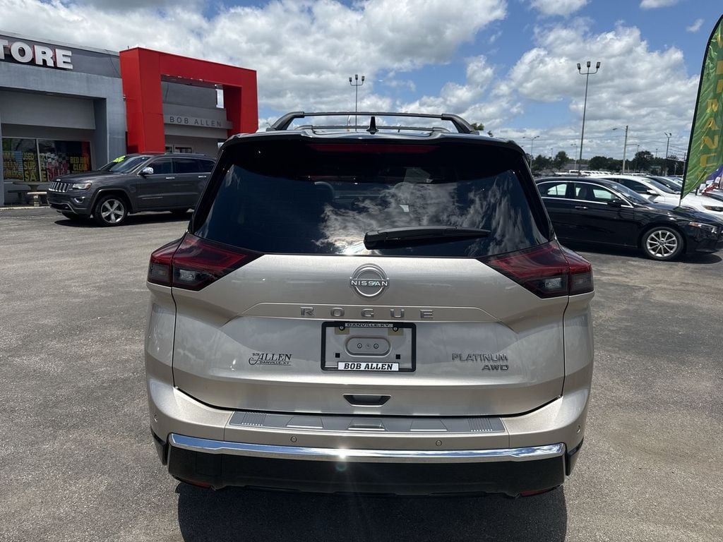 Pre-Owned 2025 Nissan Rogue Platinum - photo - 18