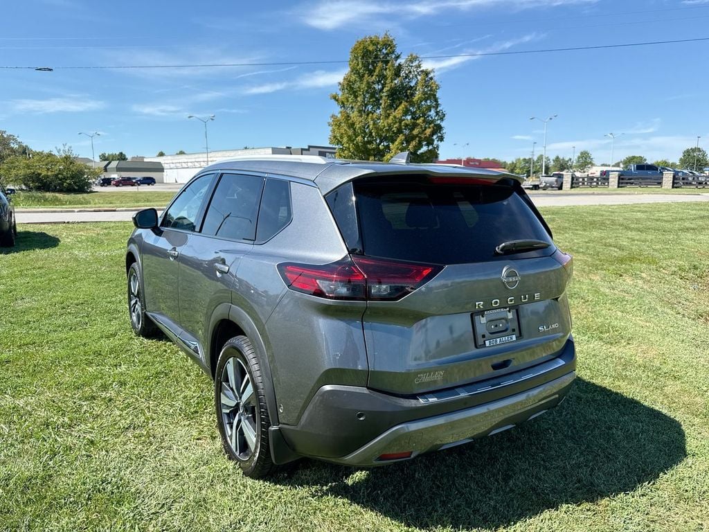 Pre-Owned 2023 Nissan Rogue SL - photo - 11