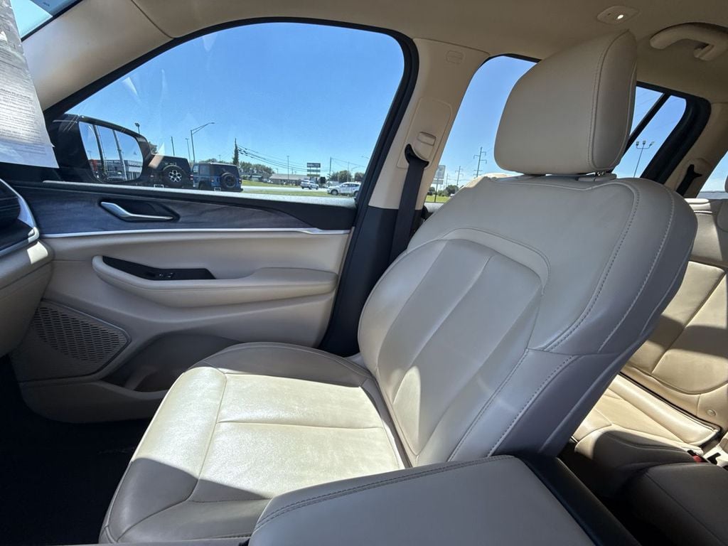 Pre-Owned 2022 Jeep Grand Cherokee L Limited - photo - 31
