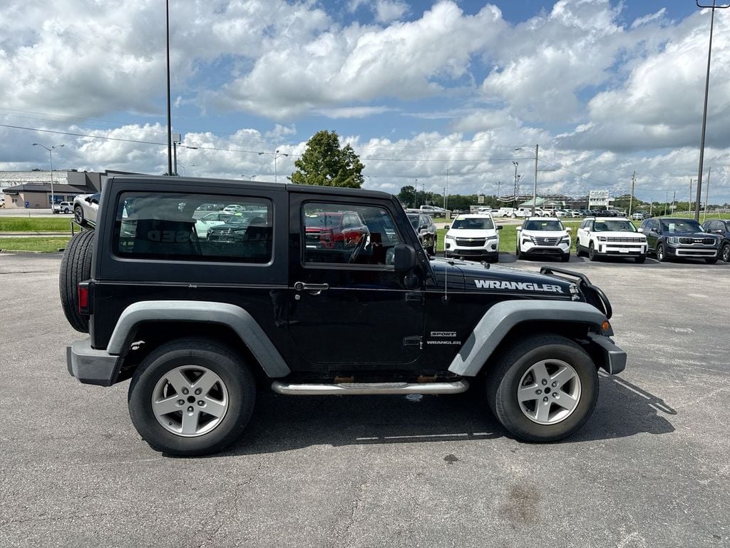 Pre-Owned 2015 Jeep Wrangler Sport - photo - 5