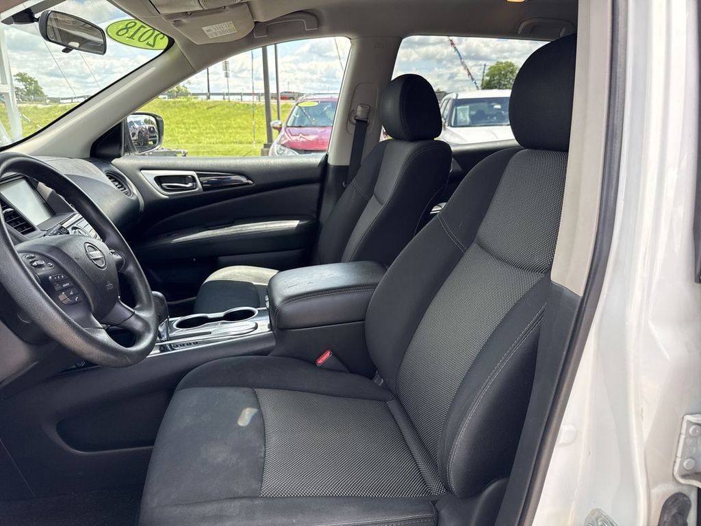 Pre-Owned 2018 Nissan Pathfinder S - photo - 21