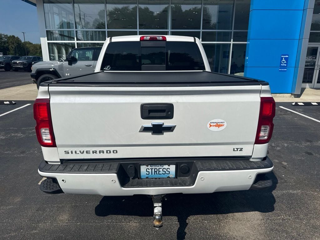 Pre-Owned 2017 Chevrolet Silverado 1500 LTZ - photo - 5