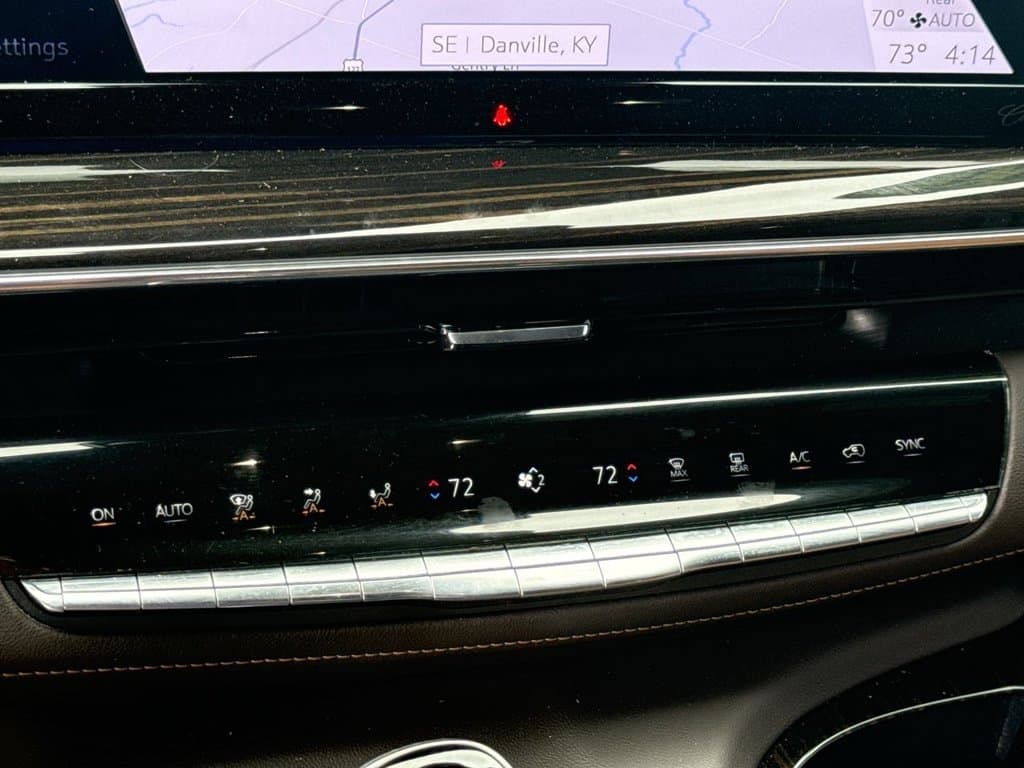 Pre-Owned 2023 Cadillac Escalade ESV Premium - photo - 31