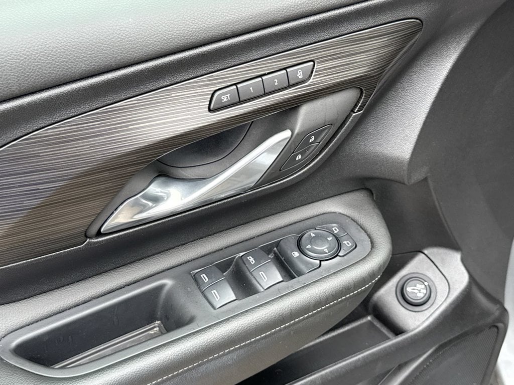 Pre-Owned 2024 GMC Terrain SLT - photo - 20