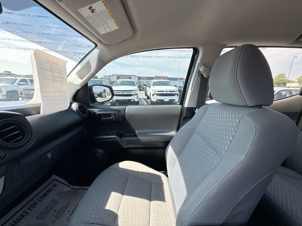Pre-Owned 2022 Toyota Tacoma SR - photo - 21