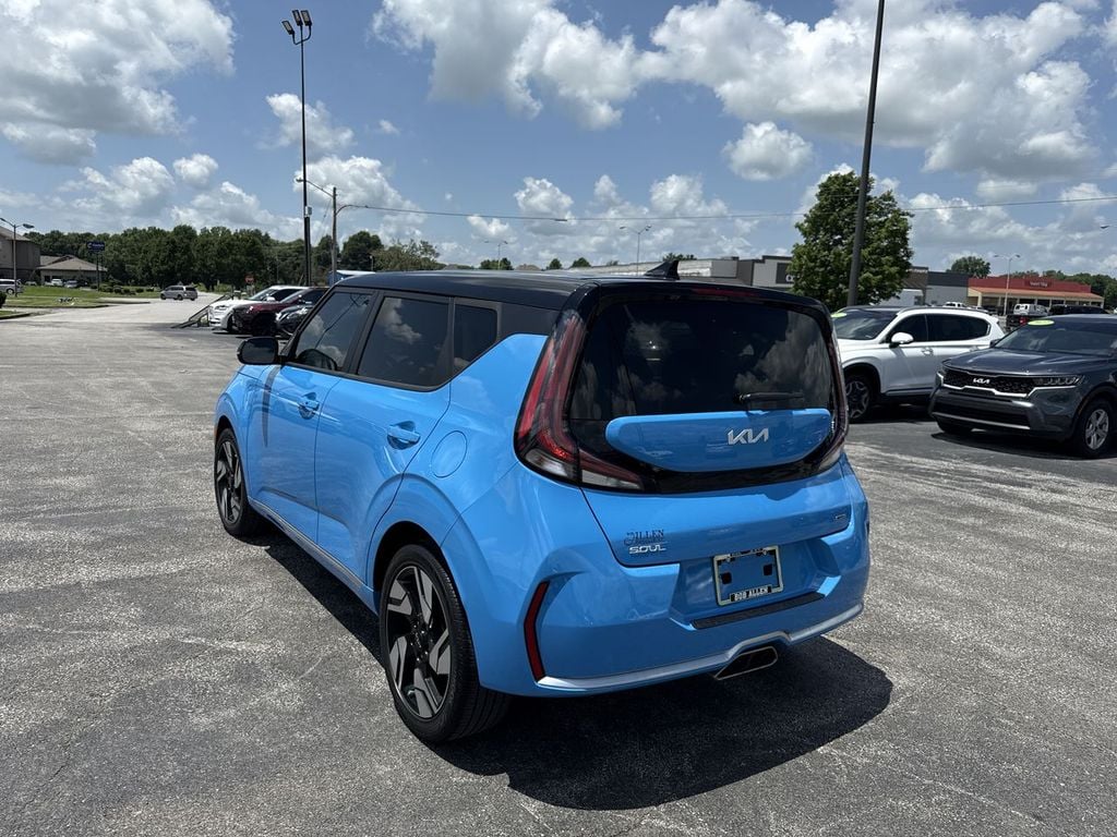 Pre-Owned 2024 Kia Soul GT-Line - photo - 11