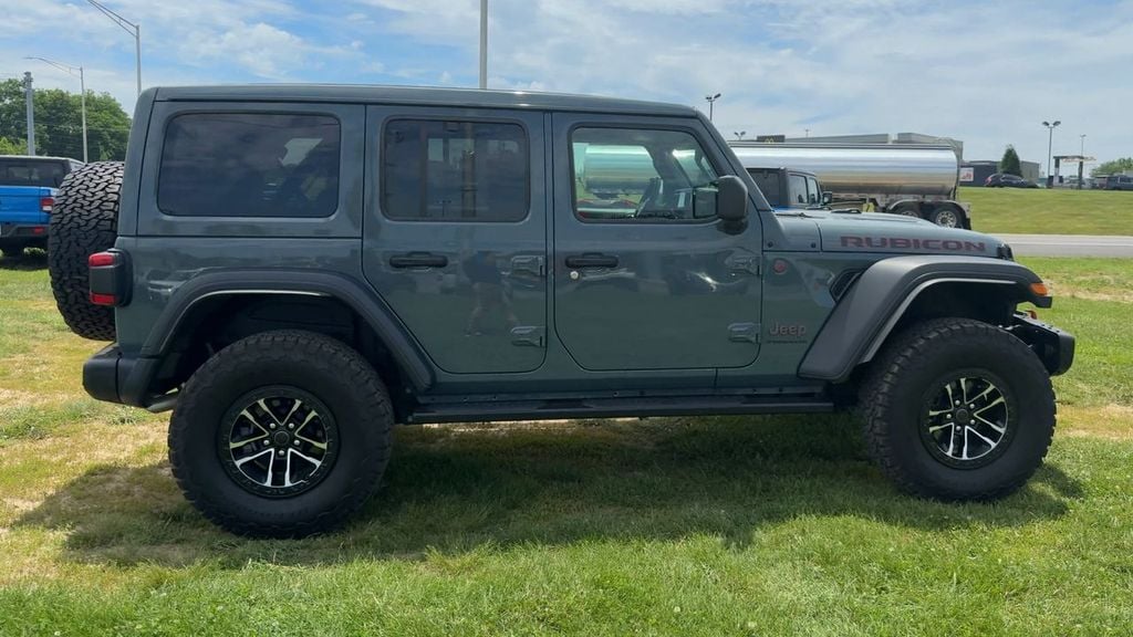 Pre-Owned 2025 Jeep Wrangler Rubicon - photo - 7