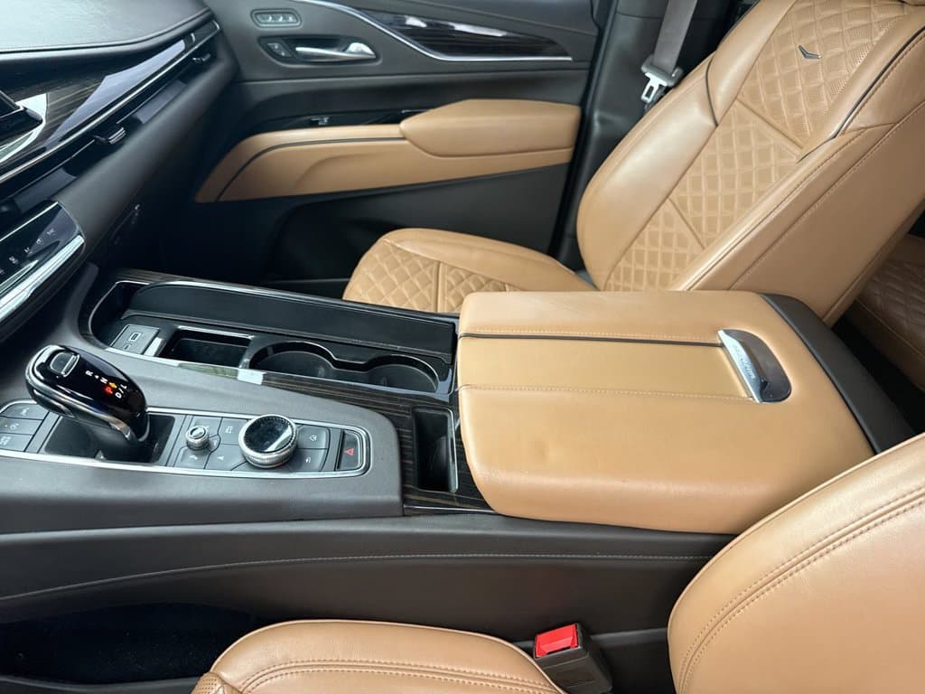Pre-Owned 2023 Cadillac Escalade ESV Premium - photo - 26