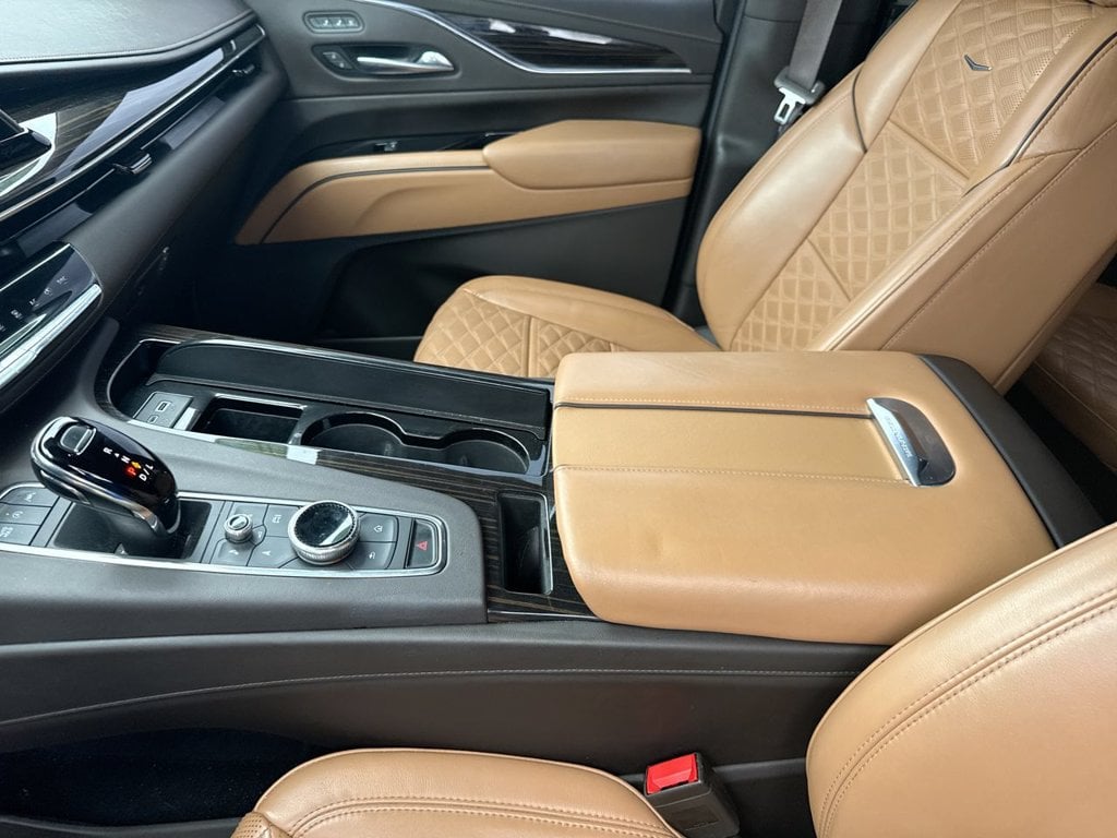 Pre-Owned 2023 Cadillac Escalade ESV Premium - photo - 26