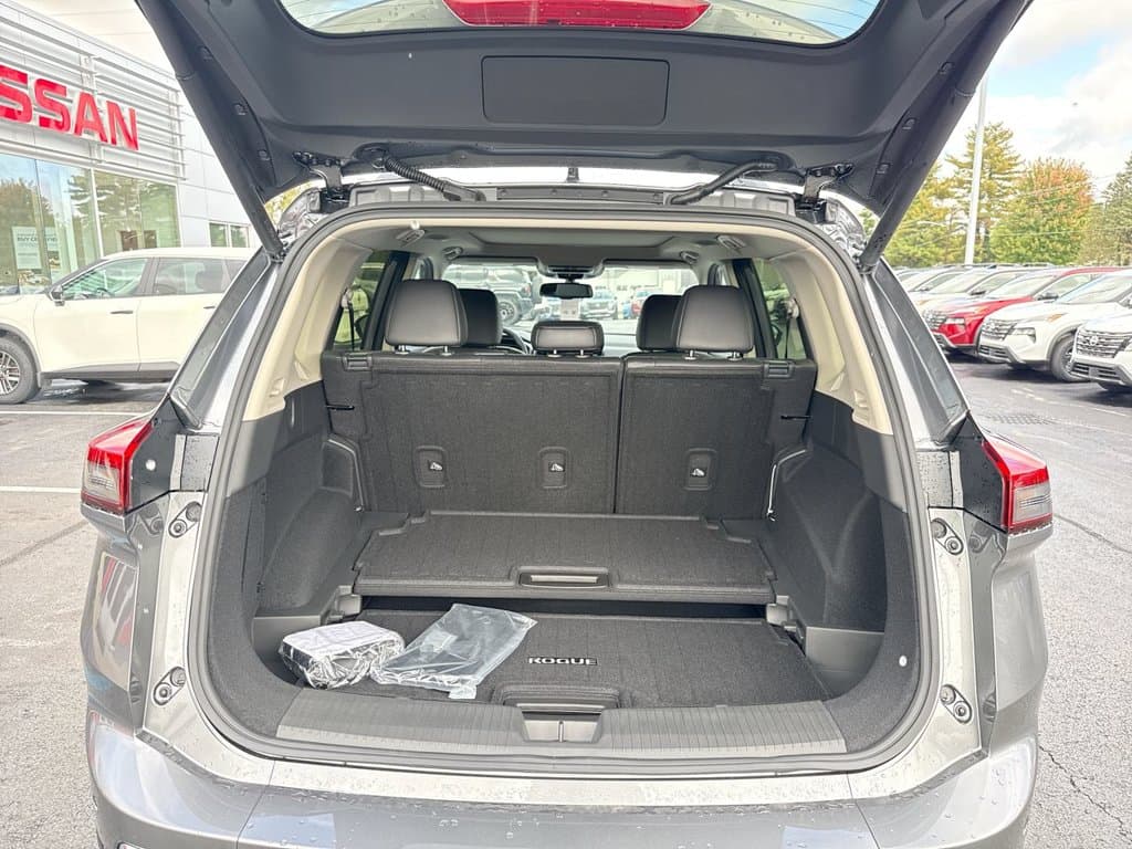 New 2026 Nissan Rogue Platinum - photo - 16