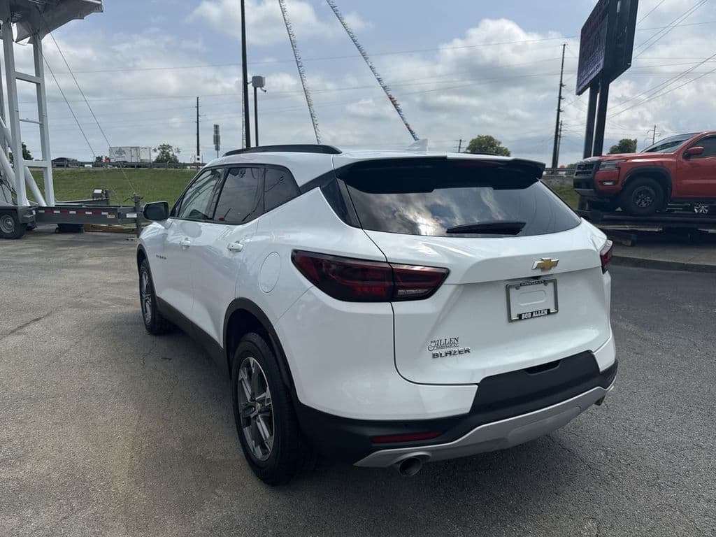Pre-Owned 2024 Chevrolet Blazer LT - photo - 11