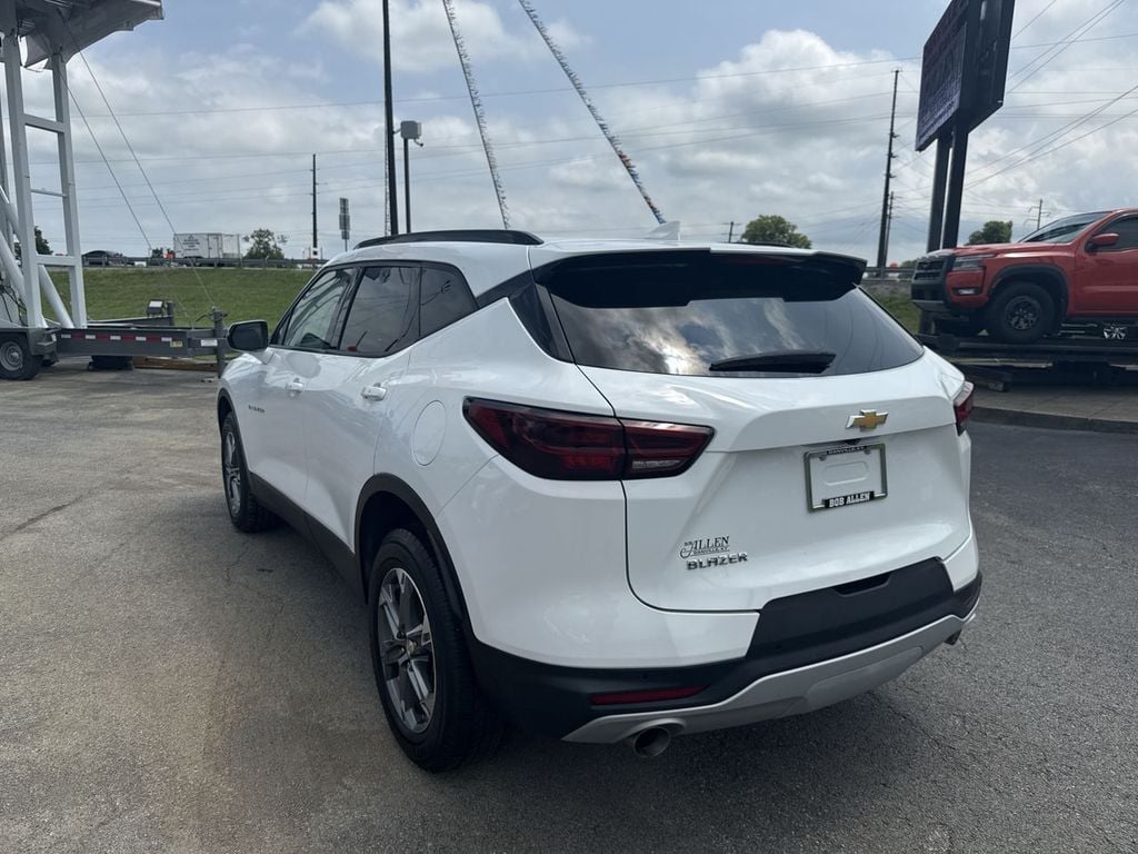Pre-Owned 2024 Chevrolet Blazer LT - photo - 11