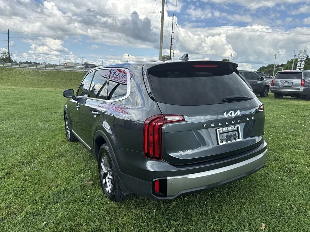 Pre-Owned 2024 Kia Telluride LX - photo - 11