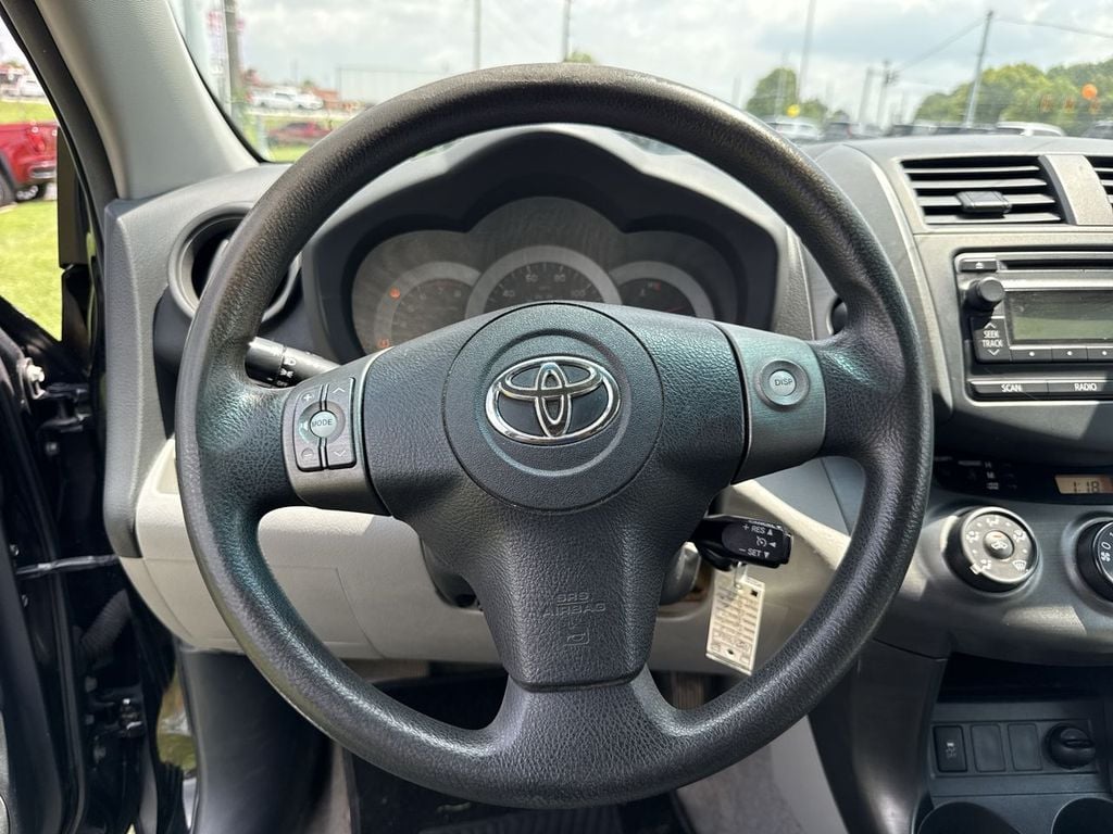 Pre-Owned 2012 Toyota RAV4 Base - photo - 14