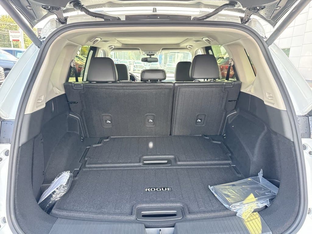 New 2026 Nissan Rogue Platinum - photo - 16
