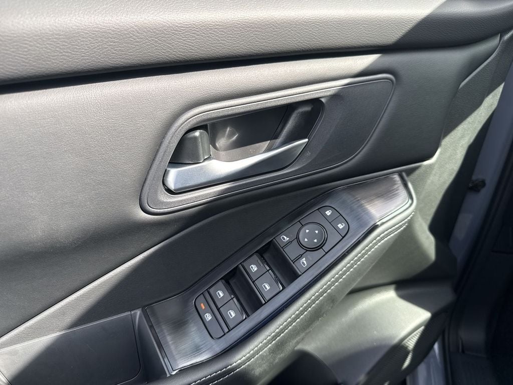 New 2026 Nissan Rogue SV - photo - 20