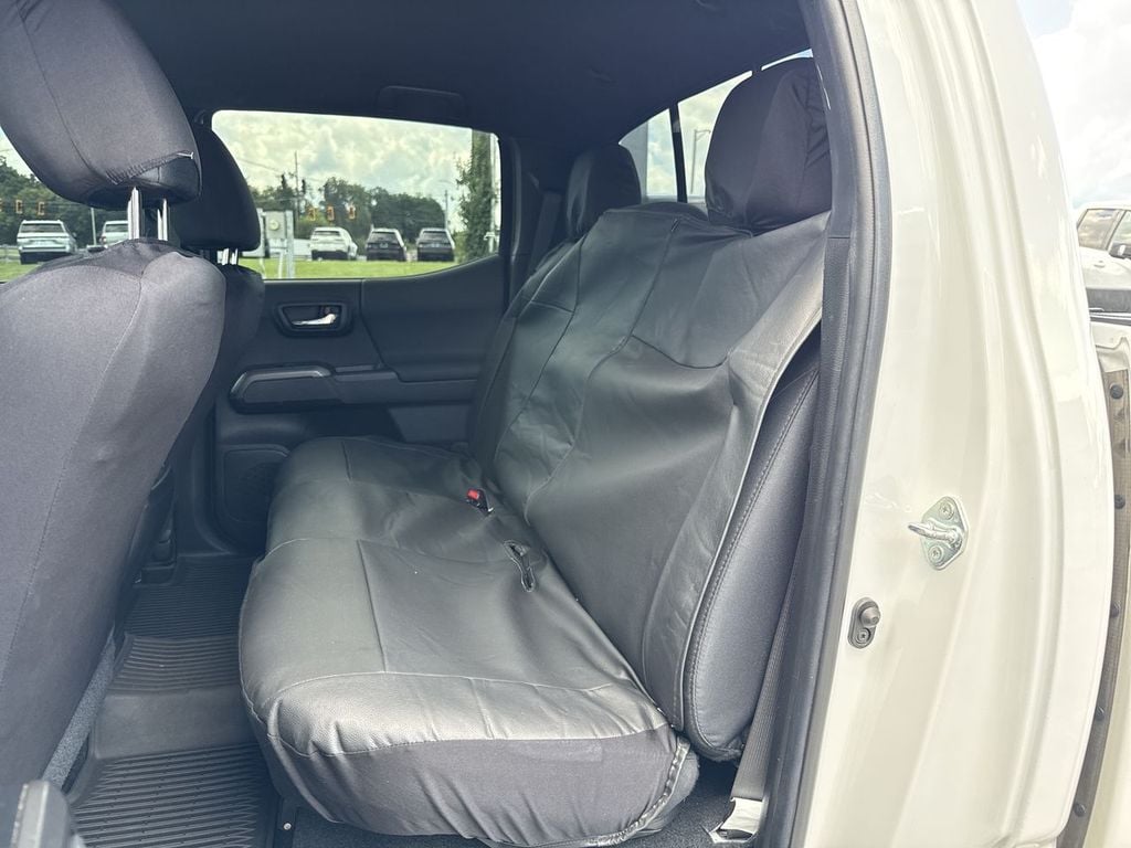 Pre-Owned 2022 Toyota Tacoma TRD Off-Road - photo - 18