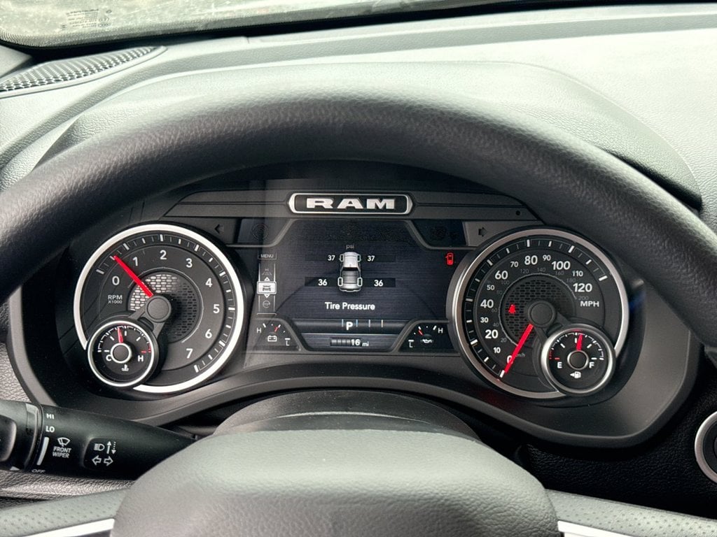 New 2026 Ram 1500 Express - photo - 23