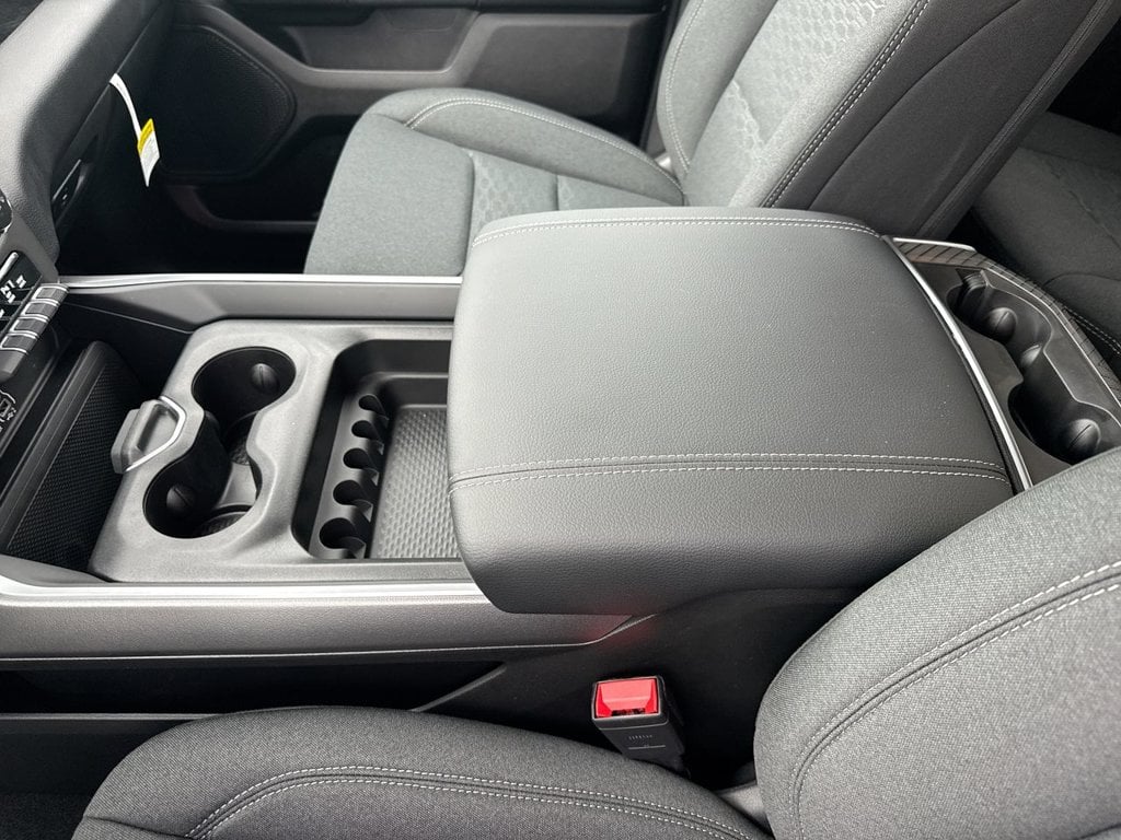 New 2026 Ram 1500 Express - photo - 24