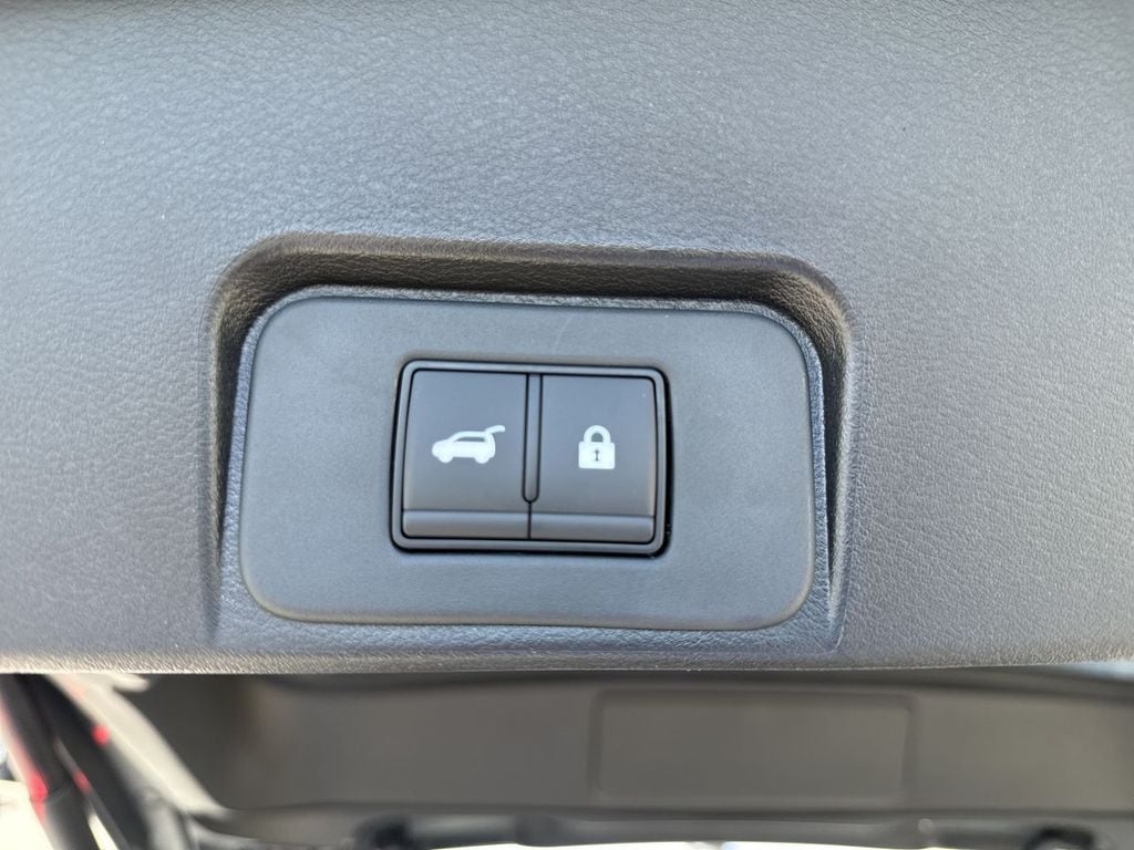 New 2026 Nissan Rogue SV - photo - 17