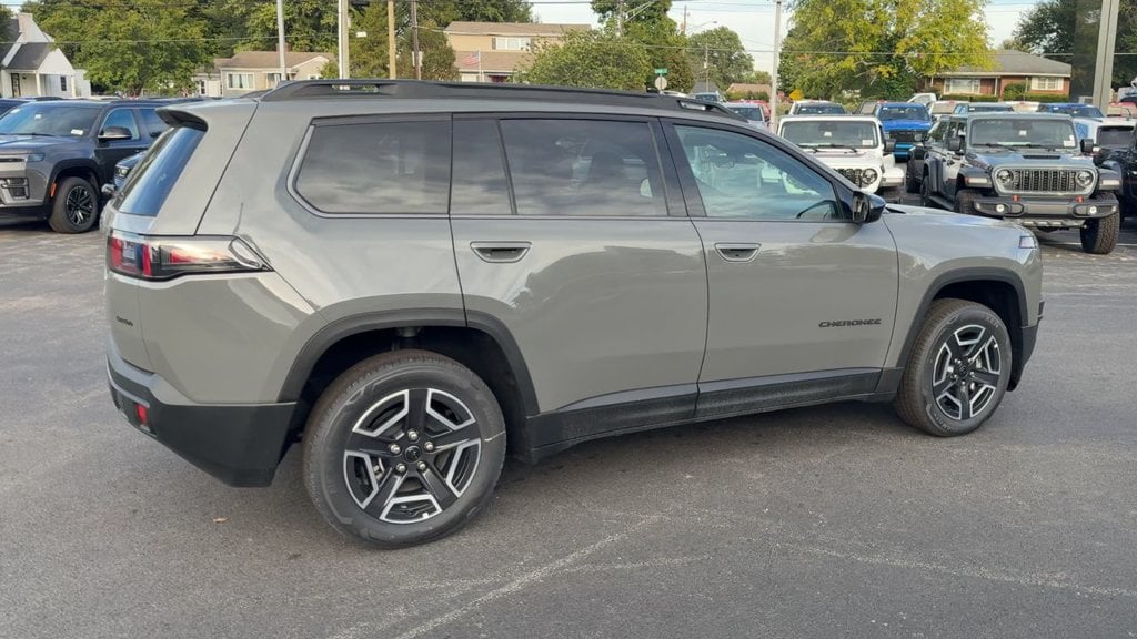 New 2026 Jeep Cherokee Laredo - photo - 6