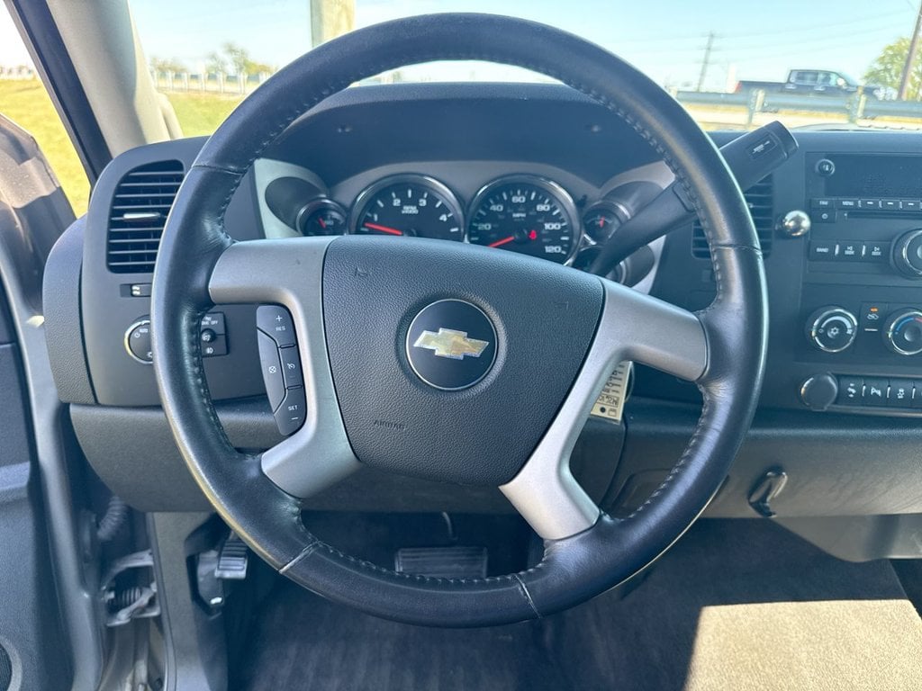 Pre-Owned 2013 Chevrolet Silverado 2500HD LT - photo - 14