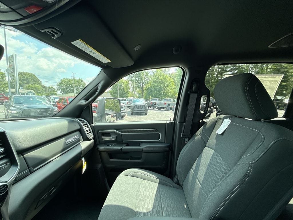 New 2026 Ram 3500 Big Horn - photo - 30
