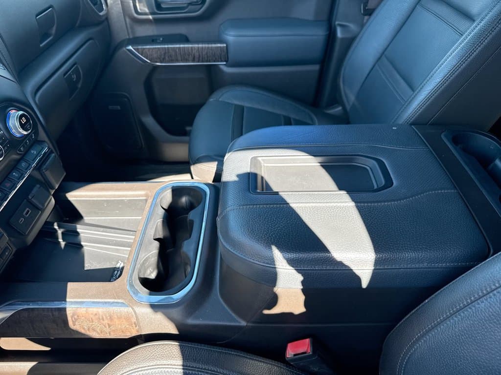 Pre-Owned 2021 GMC Sierra 2500HD Denali - photo - 24